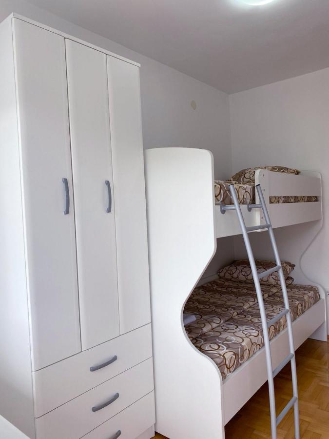 Apartment Varezic بلوزين المظهر الخارجي الصورة